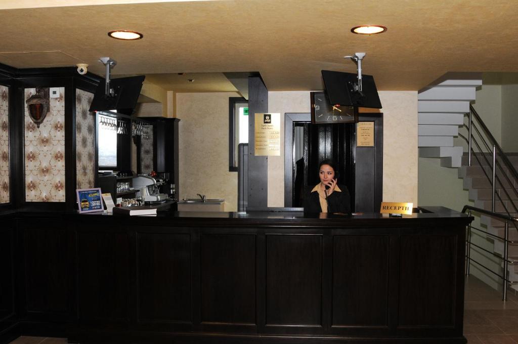 Hotel Zimbru Iasi Luaran gambar