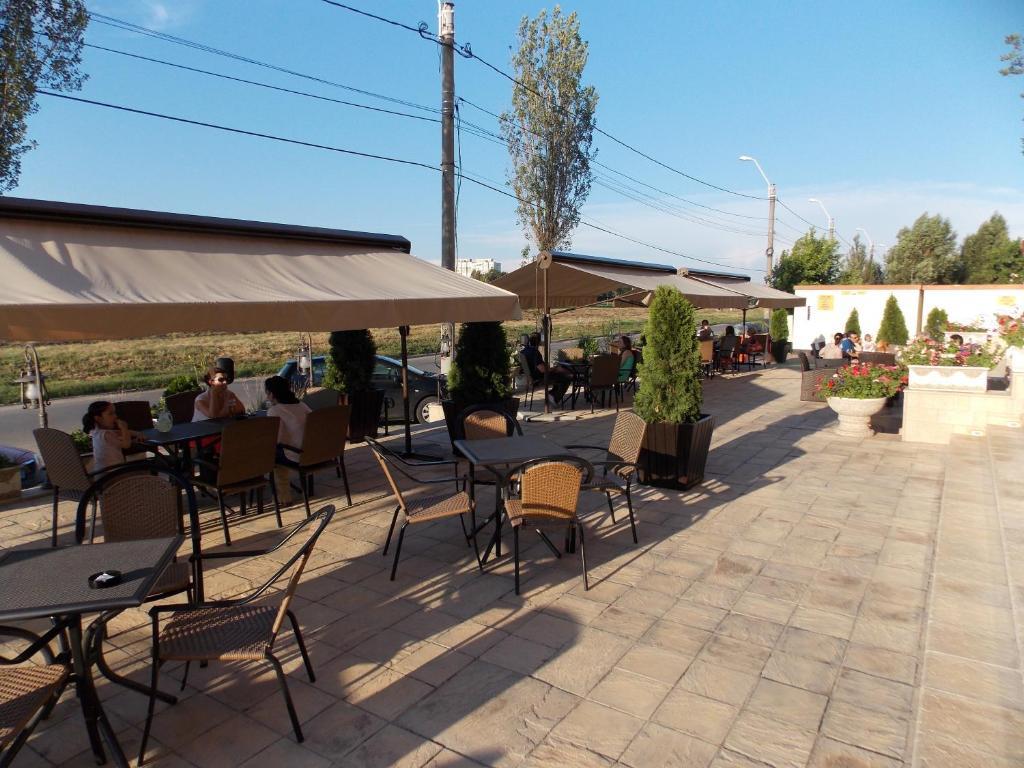 Hotel Zimbru Iasi Luaran gambar